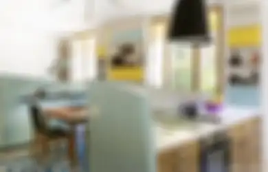 Ganti Desain Dapur Kecil Bikin Ruang Makan Multifungsi, Foto Interiornya Menawan Hati