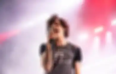 Matt Healy Viral Lagi, Gara-gara Minta Tolong Sampe Ngomel ke Security Waktu Konser Pake Auto-Tune