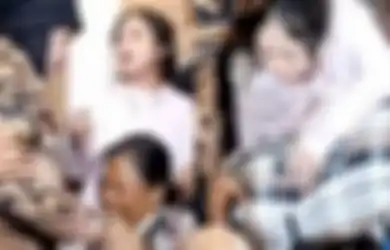 'Umi Saya Mengaku Salah', Sujud Cium Kaki Ibunda Dewi Perssik, Haters Nangis Minta Maaf, Eks Mertua Angga Wijaya Tegaskan Satu Hal