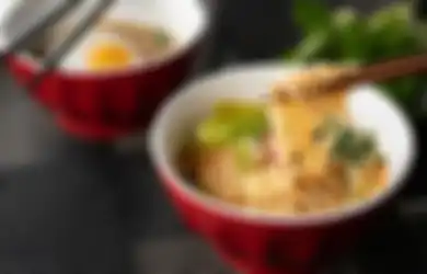 Anda Penderita Asam Lambung tapi Ingin Makan Mi Instan? Tenang, Beberapa Tips Ini Bisa Anda Lakukan, Salah Satunya Hindari Makan Nasi Secara Bersamaan