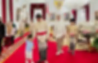 Presiden Jokowi Gagal Bujuk Cucunya Pakai Beskap, Putra Kahiyang Ayu Kembali Tampil Nyeleneh di Resepsi Kaesang dan Erina, Bobby Nasution: Maafin Nahyan Ya