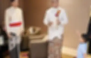 Jokowi Sampai Terbengong-bengong, Anak Bobby Nasution Berani Berulah Begini ke Kaesang, Foto Al Nahyan Bikin Heboh