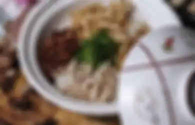 Bubur Ayam Jadi Menu Sarapan Enak, 5 Tempat Wisata Kuliner di Solo Ramai Dikunjungi, Intip Foto Menunya