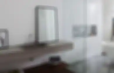 Ekspos Material Semen, Foto Desain Kamar Mandi Minimalis Bikin Iri