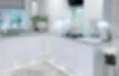 Desain Dapur Warna Putih Anti Monoton, Pasang Dekoraasi Model Tak Biasa, Foto Hasilnya Curi Perhatian