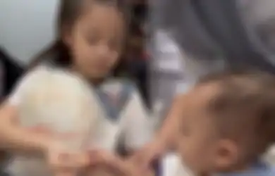 Lihat Foto Rayyanza Alias Cipung Minta Makanan Gempi, Netizen Titip Pesan ke Gisel