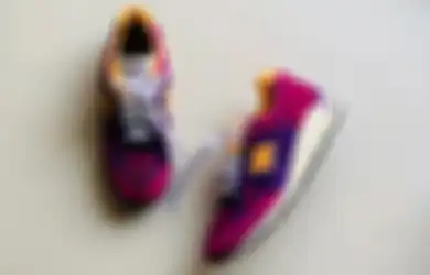 New Balance Hadirkan Sneaker 990v2 dengan Corak Pink dan Ungu!
