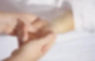 Nggak Perlu Panik, Pijat di 4 Titik Ini Jika Asam Lambung Kambuh Mendadak, Efeknya Menenangkan dan Meningkatkan Pencernaan