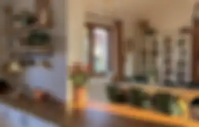 Salah Besar! Dapur Sempit Tampak Kacau Karena Perabotan, Lakukan Ini Agar Potretnya Segar Lagi