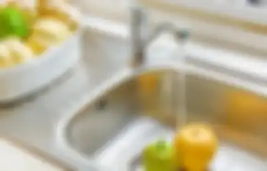 2 Bahan Simple dan 7 Langkah Mudah Cegah Sink Mampet di Dapur Kecil Minimalis