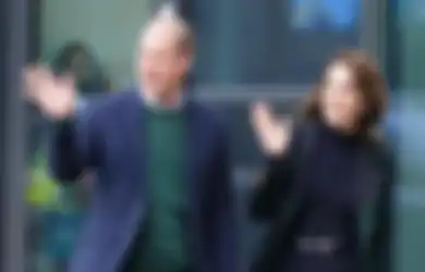 Pakai Coat Tartan, Penampilan Kate Middleton Kembali Curi Perhatian!