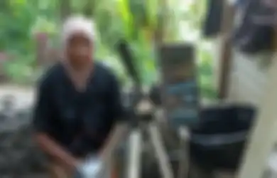 Geger Nenek Mandi Lumpur Live TikTok Sampai Buat Menteri Geram, Ini Dia Hukum Mengemis Online dalam Islam