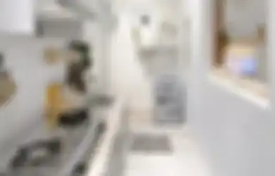 Dapur Sempit Gampang Kotor, Coba Desain Ulang Pakai Model Tak Biasa, Fotonya Jadi Gini