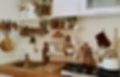 Tampilan Rak Dapur Terlihat Kusam, 5 Bahan Ini Wajib Dibuang, Fotonya Pasti Segar Lagi