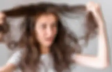 Cara Merawat Rambut Agar Tidak Mudah Kering dan Bercabang, Wajib Tahu Girls!
