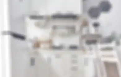 Makin Sibuk Saat Ramadan, Ini Cara Buat Tampilan Dapur Kecil Putih Selalu Bersih, Fotonya Estetik