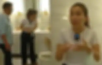 Melongo Lihat Fasilitas WC Eko Patrio, Ayu Ting Ting Syok Saat Benda Ini Terbuka Otomatis: Gue Lewat Langsung Hormat