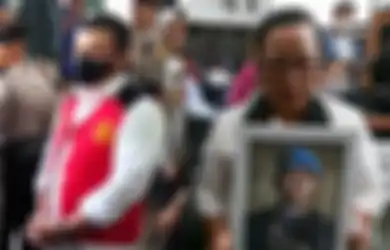 Ferdy Sambo Tak Bisa Hidup Tenang, Orangtua Brigadir J Tuntur Uang Pensiun Rp7,5 Miliar ke Suami Putri Candrawathi