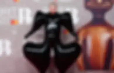 Pakai Jumpsuit Lateks, Ini Makna Busana Sam Smith di BRIT Awards 2023