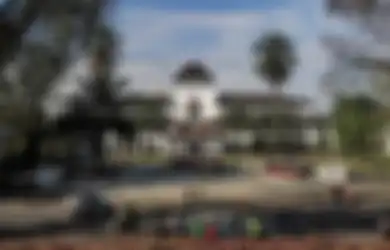 8 Ide Ngabuburit di Gedung Sate, Tempat Wisata Hits Bandung dengan Banyak Spot Foto Estetik