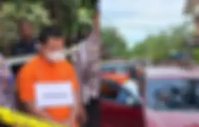 Tertunduk Meski Tangannya Tak Diborgol, Ini Tampang Anggota Densus 88 yang Bunuh Sopir Taksi Online, Habiskan Rp 90 Juta untuk Judi