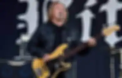 Basisst Black Sabbath Geezer Butler Umumkan Buku Otobiografinya