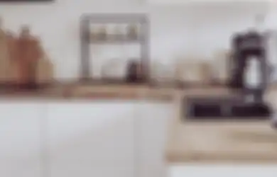 Rajin Bebersih Habis Makan, Cara Termudah Bikin Dapur Sempit Tetap Rapi, Fotonya Dijamin Apik
