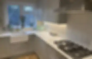 Menata Desain Dapur Letter L Ada Caranya, Posisi Kulkas Ditaruh di Bagian Ini, Potretnya Tampak Klasik