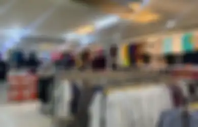 5 Tips Belanja Thrift Biar Dapat Harga Murah. Perhatikan Pakaian Ya!