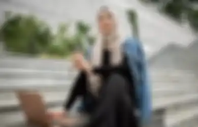 7 Cara Foto Aesthetic Hijab yang Paling Kece, Cobain Sekarang Yuk!