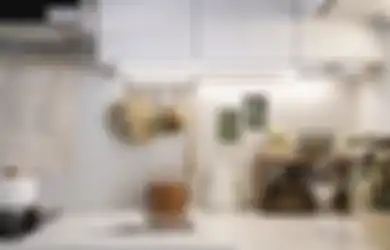 Pantes Potret Kabinet Dapur Mungil Gak Pernah Rapi, Kebiasaan Menaruh 5 Perabot Jadi Biang Masalahnya