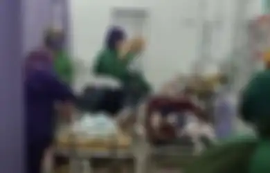 Innalillahi! Korban Jiwa Berjatuhan di Kebakaran Depo Pertamina Plumpang, Foto Warga Terluka Bikin Miris
