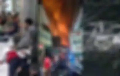 Belasan Mobil Tinggal Rangka, Kebakaran Hebat Depo Pertamina Plumpang Tewaskan 17 Orang, Kini Banyak Warga yang Mengungsi