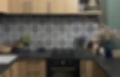 Mujarab! 5 Cara Sederhana yang Bikin Foto Dapur Mungil Curi Perhatian Mertua, Salah Satunya Ganti Pintu Kabinet