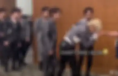 Sopan Banget ke Orang Tua, NCT Dream Salim Ketika Ketemu Pak Muh