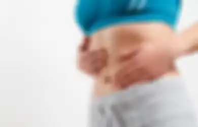 Ini 5 Manfaat Ajaib Memijat Pusar dengan Minyak Setiap Malam!