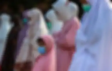 Ustaz Abdul Somad Peringatkan Agar Tidak Memakai Mukena Warna-warni dengan Corak Saat Salat Berjamaah di Masjid: Tak Ada Salahnya, Namun...