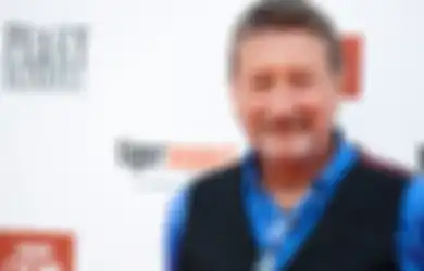 Steven Knight Bakal Menulis Naskah untuk Film Star Wars Terbaru