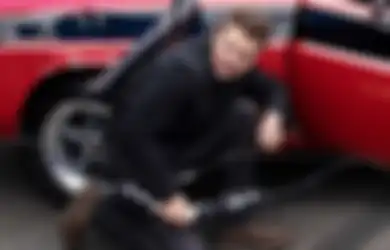 Jeremy Renner Pakai Treadmill Anti Gravitasi untuk Latihan Pemulihannya