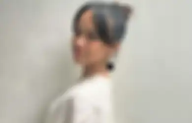 Ide Baju Lebaran Simpel dan Menawan ala Adik Naura Ayu, Neona