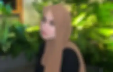 4 Ide Tampil Modis Pakai Rok Saat Acara Bukber ala Tengku Syaira