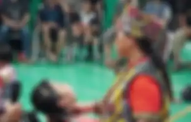 Ida Dayak Ahli Pengobatan Alternatif yang Sedang Viral, Pasien Dioles Pakai Minyak Ini Langsung Sembuh, Ratusan Warga Menunggu Ditangani