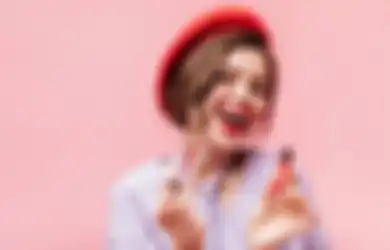 Tips Membuat Lipstik Tahan Lama. Jangan Lupakan Eksfoliasi Bibir!