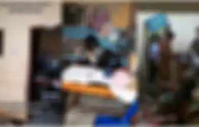 Mirip Tiko dan Ibu Eny, Viral Dokter Wayan Hidup Sebatang Kara di Rumah Terbengkalai Penuh Sampah, Tetap Buka Praktik dan Banyak Pasien
