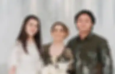 Penampilan Manis Aaliyah Massaid di Pertunangan Mahalini dan Rizky Febian