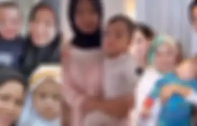Pengasuh Baru Rayyanza Selama Sus Rini Pulang Kampung Bikin Warganet Salfok, Parasnya Disebut Mirip Adiba Khanza