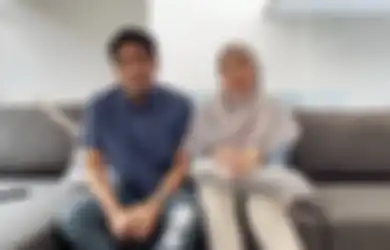 Postingan Lama Desta Kembali Disorot, Sang Presenter Tulis Pesan Haru Ini untuk Anak-anaknya, Warganet: Udah Kode