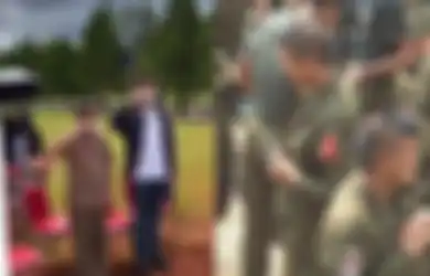 Membaur Jalani Pendidikan Militer, Pemuda Ini Ternyata Anak Artis Cantik Kondang, Ikuti Jejak Eyang dan Tak Pernah Tinggalkan Salat Sesibuk Apapun 