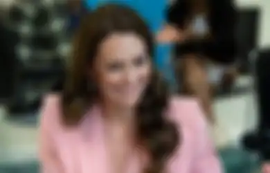 Pakai Outfit Serba Pink, Begini Penampilan Manis Kate Middleton!