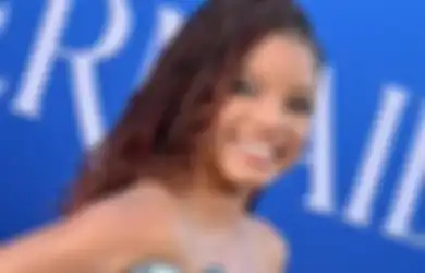 Leher Sampai Sakit! Halle Bailey Syuting Adegan Kibasan Rambut Sampai 20 Kali di The Little Mermaid